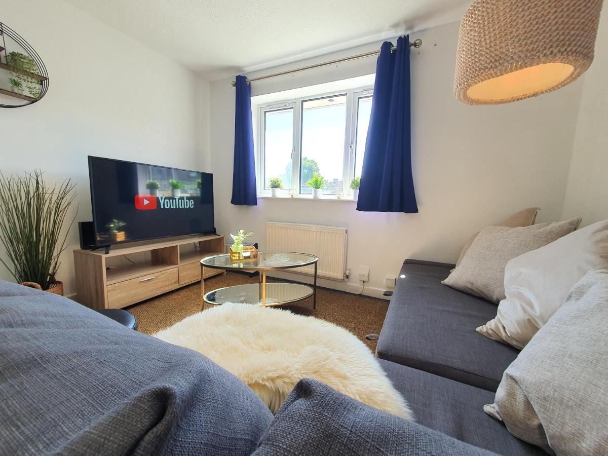 Thesiger Court Apartments - Free Private Parking - By Property Promise Кардифф Экстерьер фото